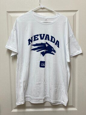 University Of Nevada Wolf Pack White Short Sleeve T-Shirt Size XL ASUN NCAA